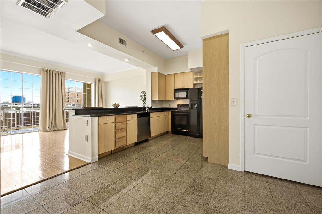 3225 Turtle Creek Boulevard 810