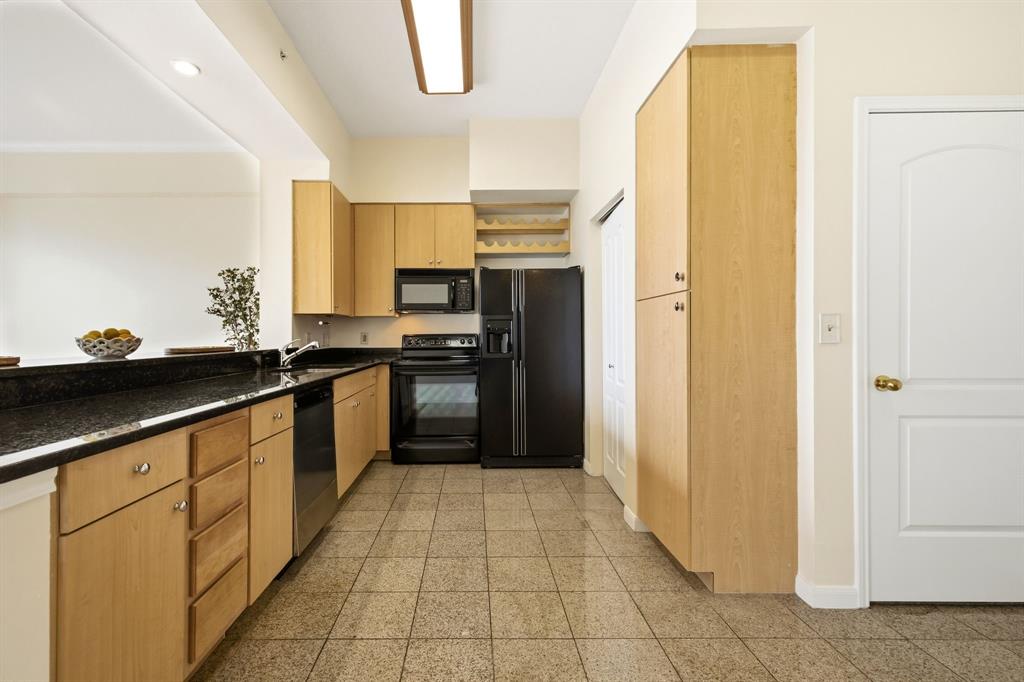 3225 Turtle Creek Boulevard 810