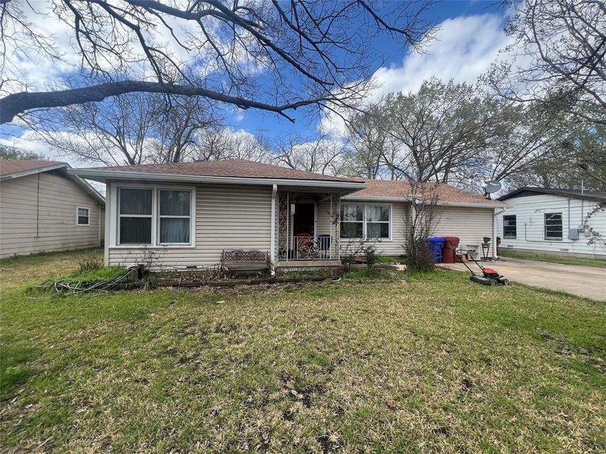 **** Multiple offers received please submit highest and best by March 29th at 5PM. ****   Located near the heart of downtown Royse City, this 1,700 sq ft home sits on an oversized lot and offers a great opportunity for someone looking to take on a project. The home will need updates and repairs, but it has solid potential for the right buyer to make it their own or turn it into an investment property.
With its convenient location close to downtown shops, restaurants, and local amenities, this property offers both space and potential in a growing area. Whether you're an investor or a buyer looking for a home to renovate, this property is worth a look.
Home is being sold as-is and all contents in the home will convey with the sell of the property.