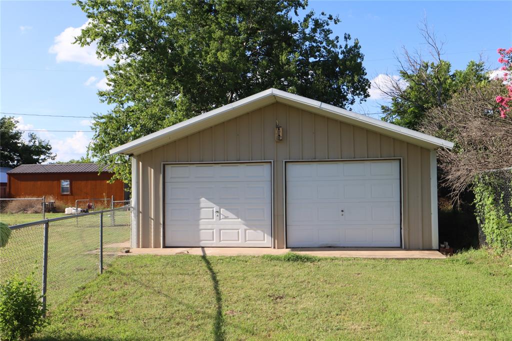 1223 Meadowbrook Street
