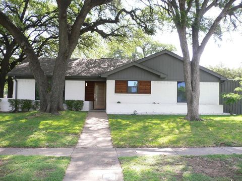 A home in Farmers Branch