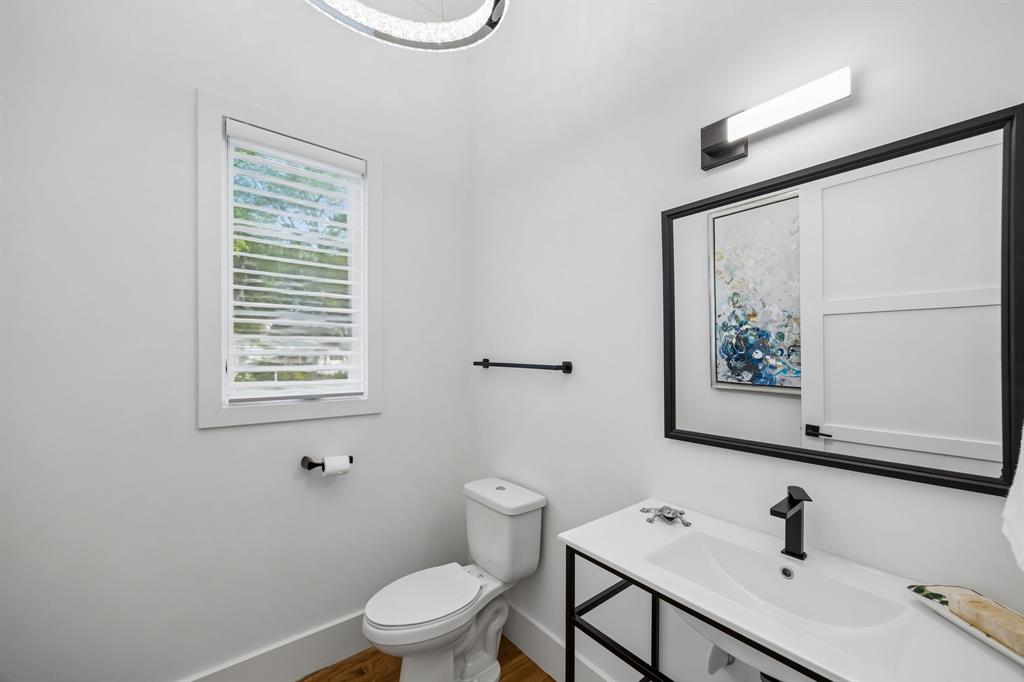 Johnthomas A-1485 - Residential