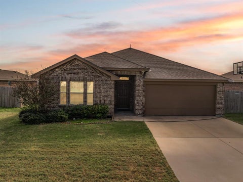 Photo of 422 Stoneridge Drive, Hillsboro, TX 76645 (MLS # 21402249)