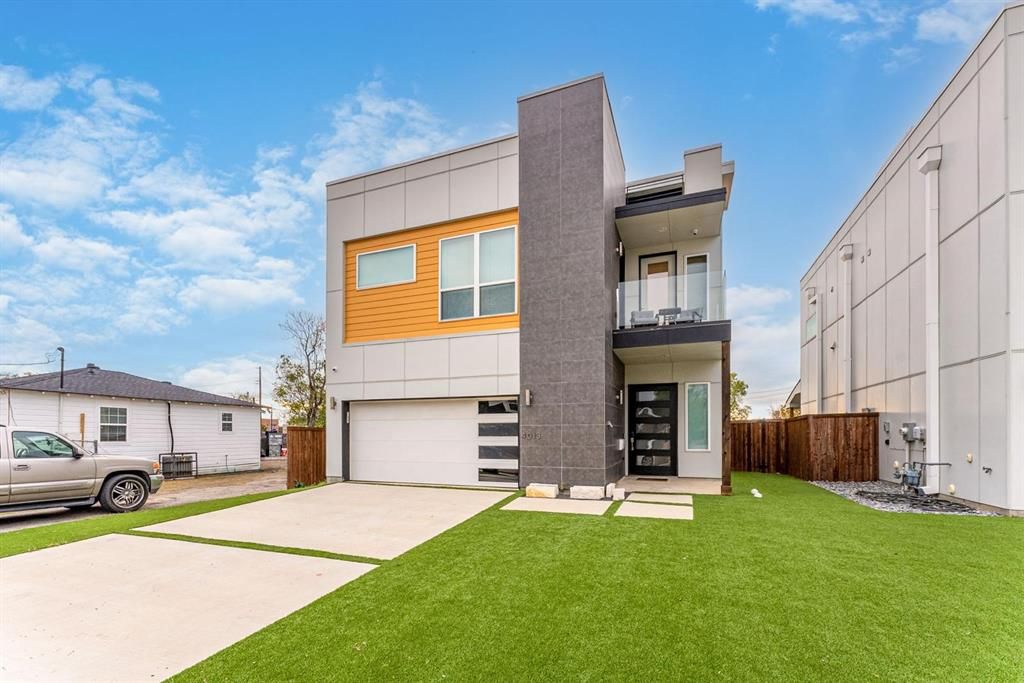 Photo of 4013 Ivanhoe Lane, Dallas, TX 75212 (MLS # 21301128)