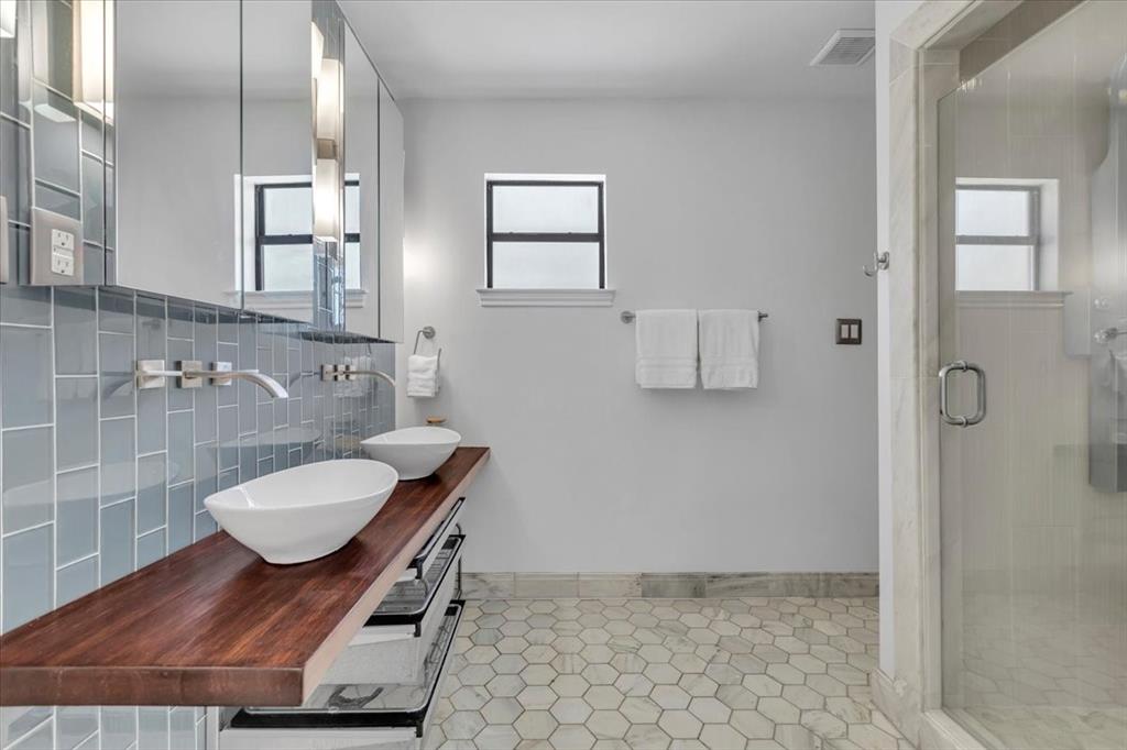 Dallas, Texas 75228, United States, 4 Bedrooms Bedrooms, ,4 BathroomsBathrooms,Residential,Active,96614