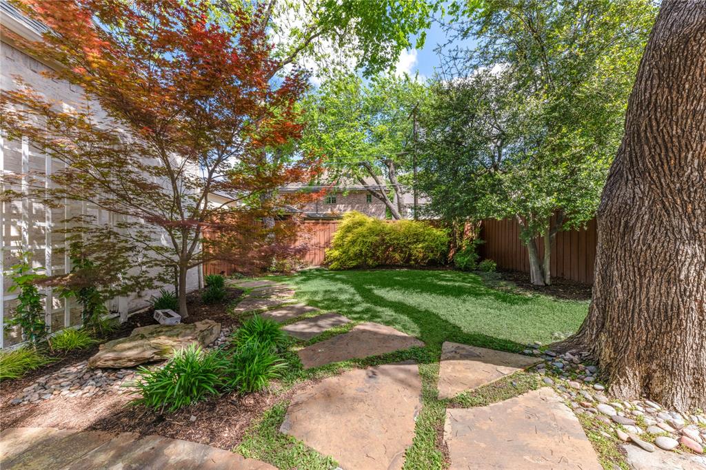 CARUTH HILLS 8 - Residential