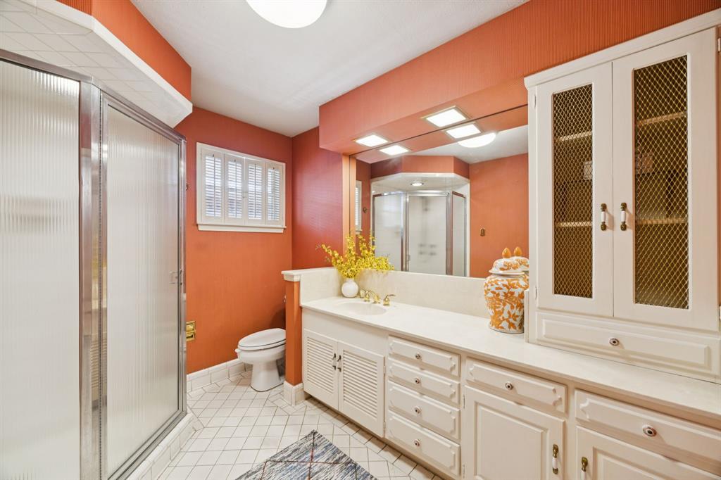 Carlton House Condo - Residential