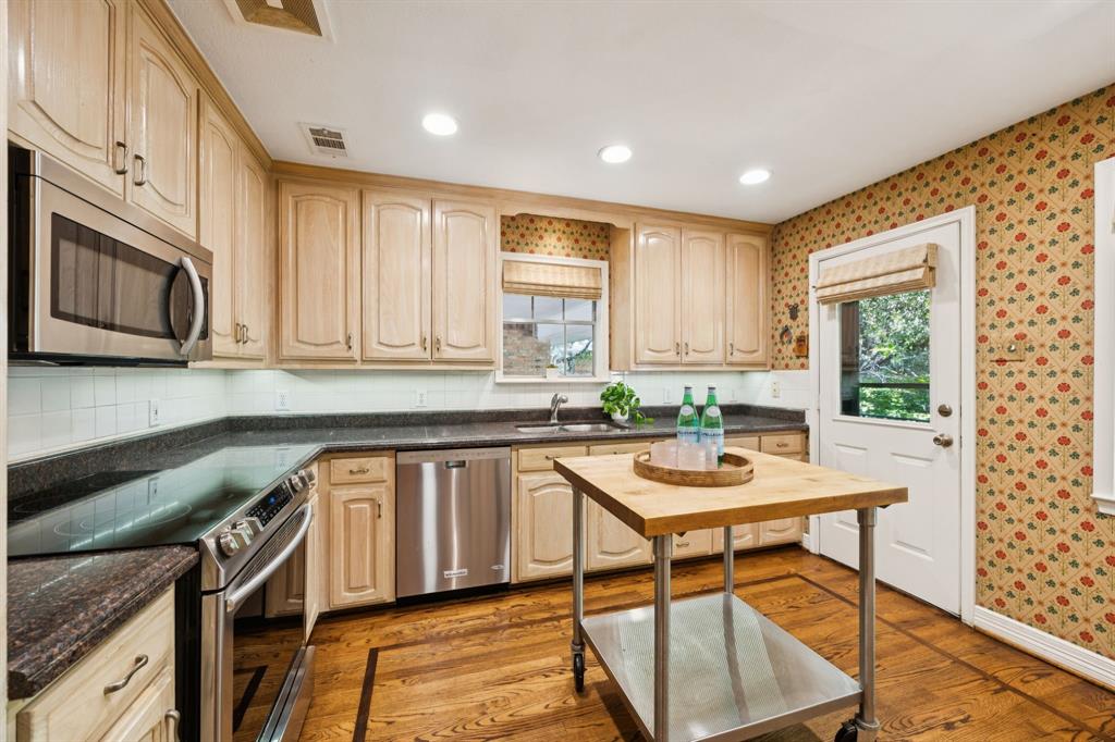 Carlton House Condo - Residential