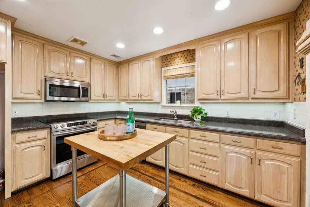 Carlton House Condo - Residential