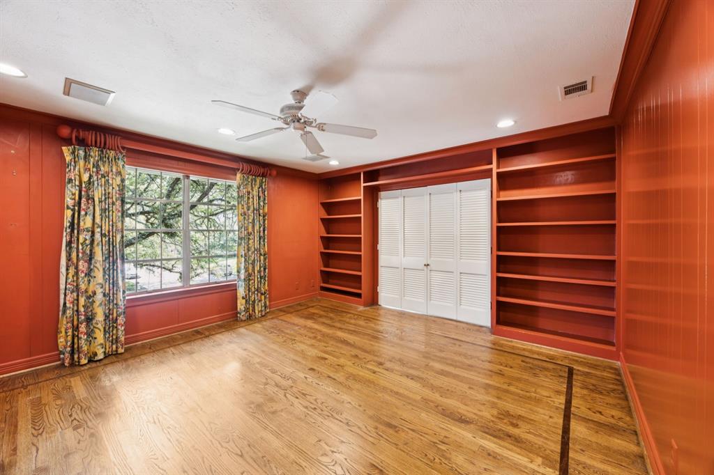 Carlton House Condo - Residential