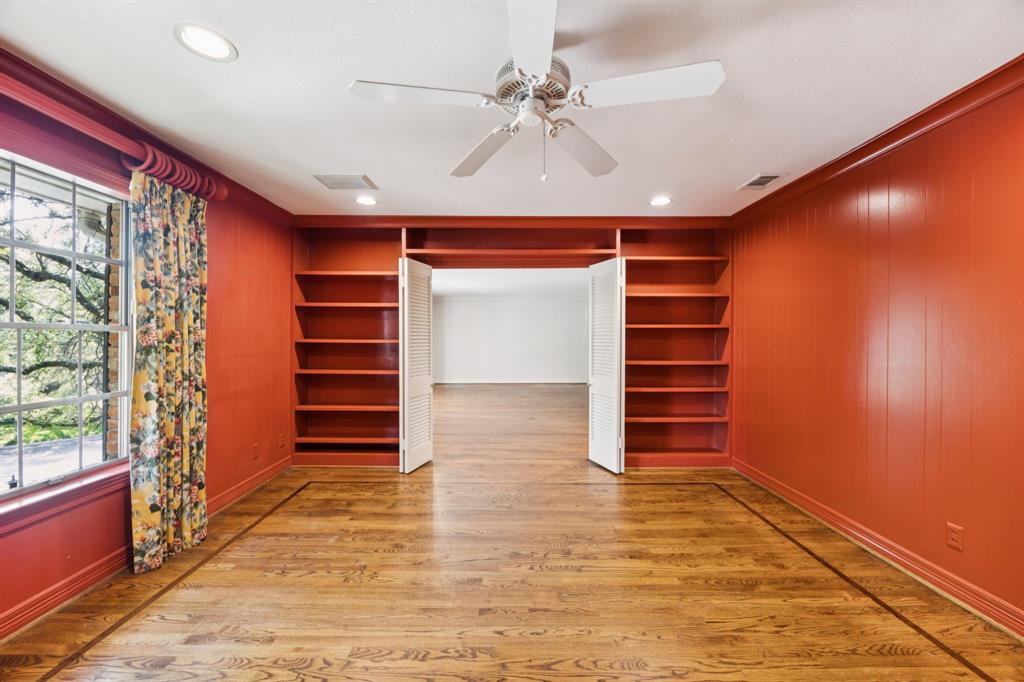 Carlton House Condo - Residential