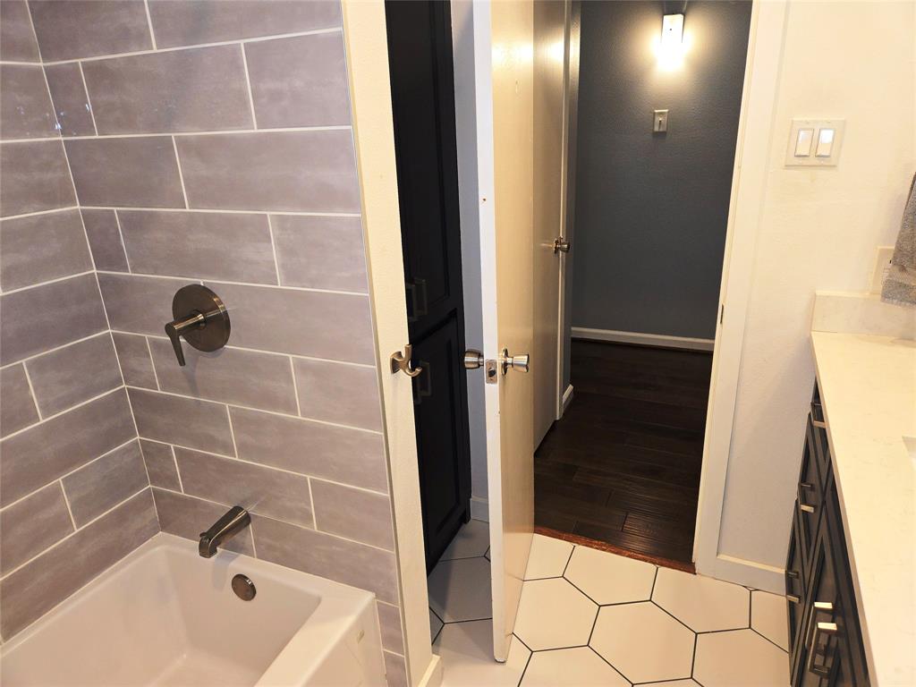 Plymouth Park North 06 - Residential