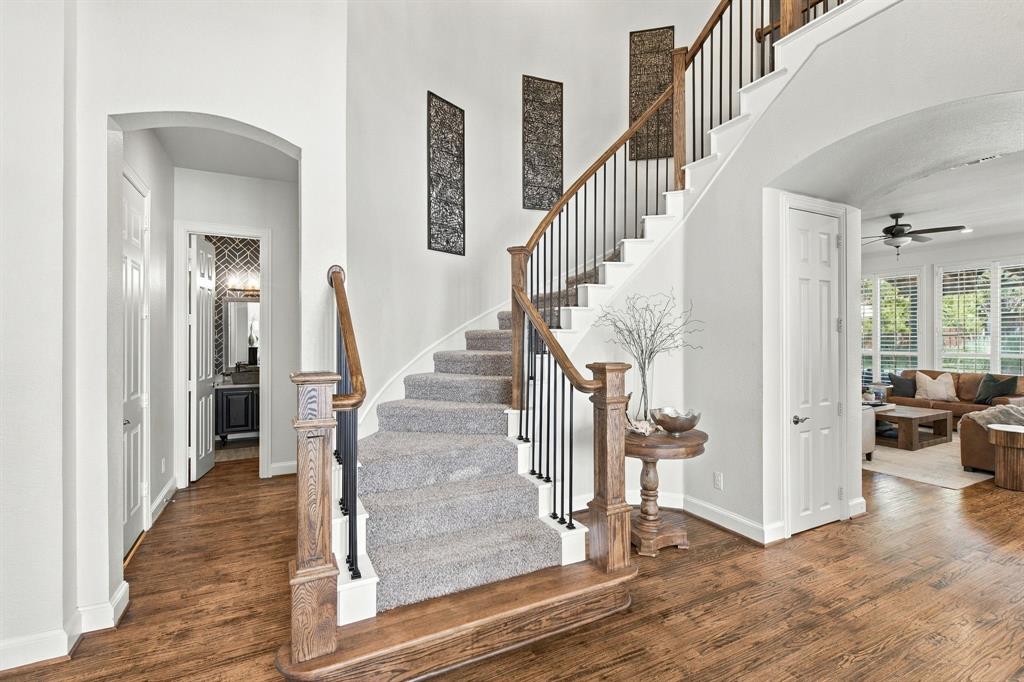 8104 Linksview Drive