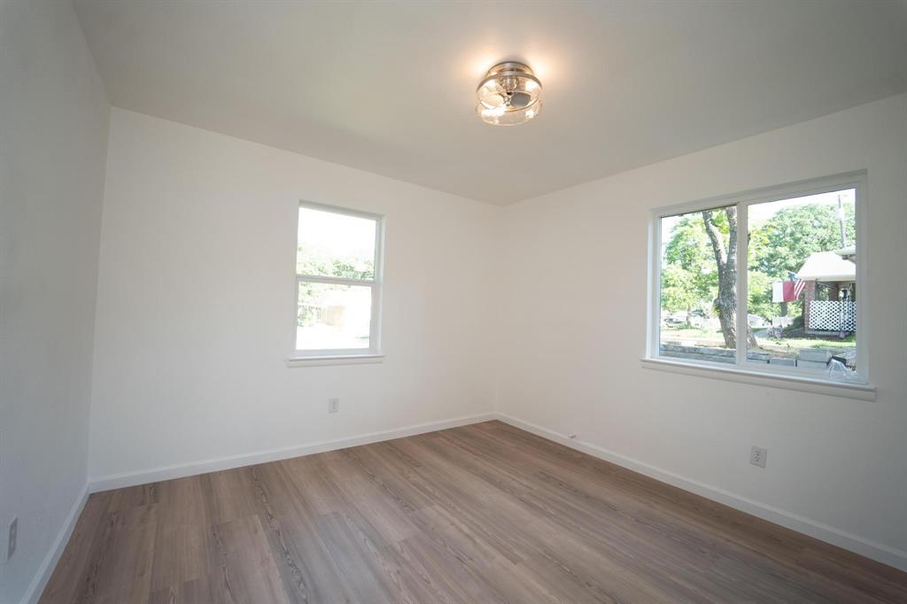 CRESTDALE ADDITION BLOCK 2 LOT 5A - Residential
