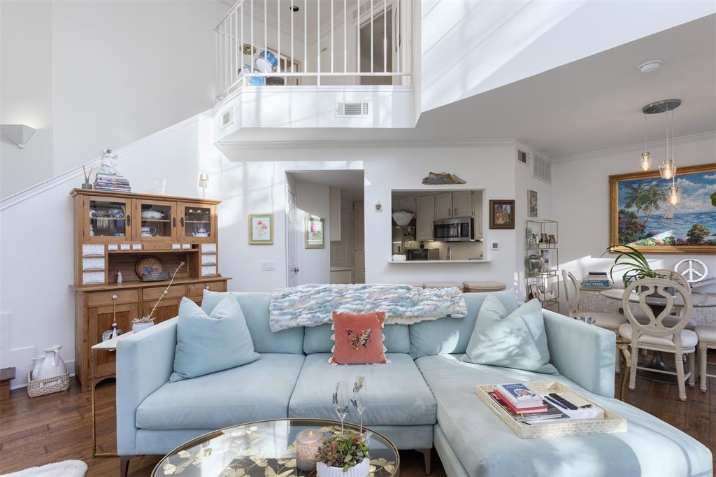 5950 Lindenshire Lane 101