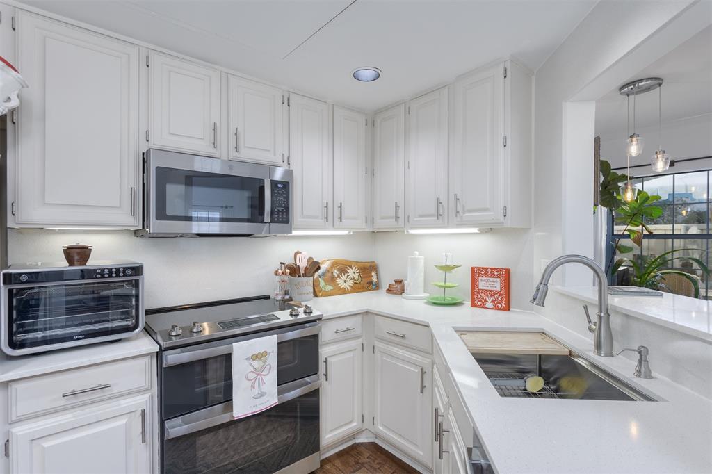 5950 Lindenshire Lane 101