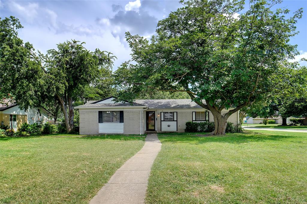 1110 Larkspur Drive