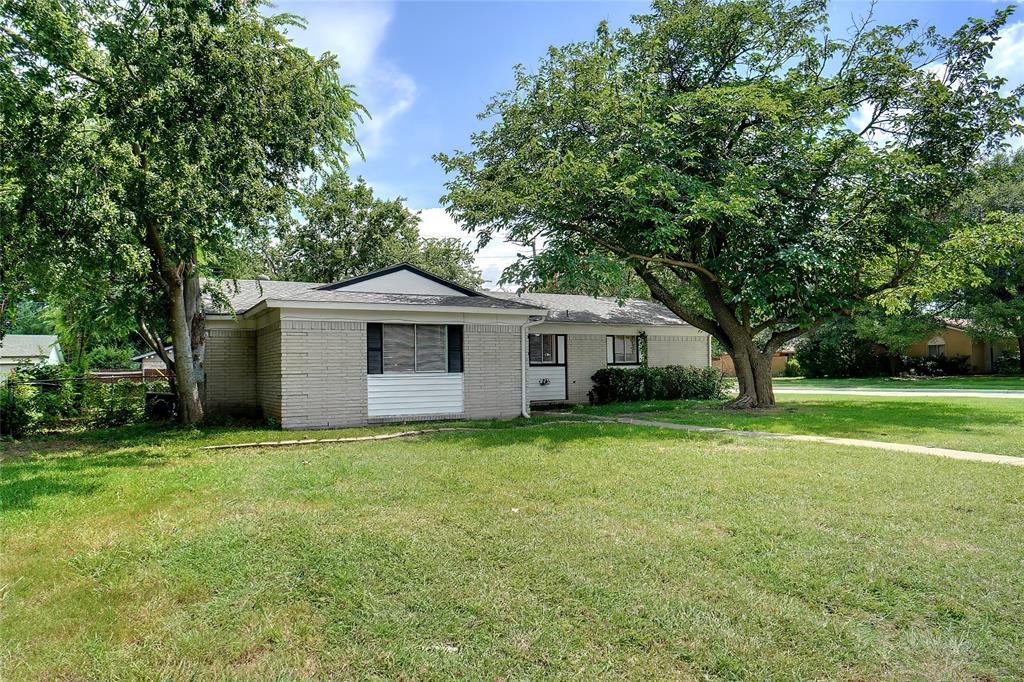 1110 Larkspur Drive
