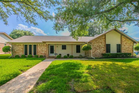 Photo of 241 Travis Lane, Hewitt, TX 76643 (MLS # 21310485)