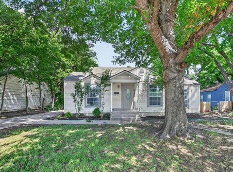 Photo of 3766 Winfield Avenue, Fort Worth, TX 76109 (MLS # 21299574)