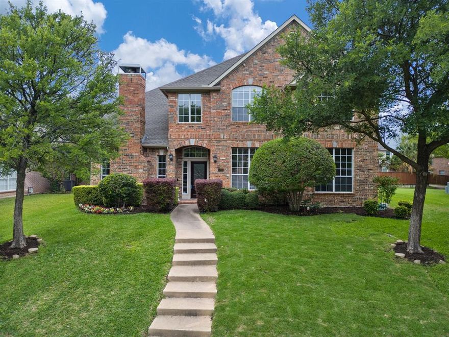 Welcome to this beautifully updated 5-bedroom, 3.5-bath home offering 4,105 square feet in the highly sought-after Sharp’s Farm community of Northeast Richardson, zoned to exemplary Plano ISD schools. Ideally located within walking distance or a short drive to top-rated Stinson Elementary, this home also provides quick access to I-90 and is just minutes from shopping, dining, and places of worship.
Step inside to an inviting first-floor layout featuring spacious formal living and dining areas, perfect for entertaining. The kitchen is both stylish and functional, seamlessly connecting to a bright breakfast area and flooded with natural light throughout. Fresh interior paint, brand-new carpet, and high-end laminate flooring elevate the home’s modern appeal.
The private primary suite is conveniently located downstairs, featuring a beautifully updated bathroom with frameless shower. Upstairs, you’ll find four generously sized bedrooms along with a magnificent bonus room—ideal for a game room, media space, or additional living area.
Outdoors, enjoy your own backyard retreat with a sparkling pool, perfect for relaxing or hosting family and friends. This home combines space, updates, location, and lifestyle—don’t miss the opportunity to make it yours.
