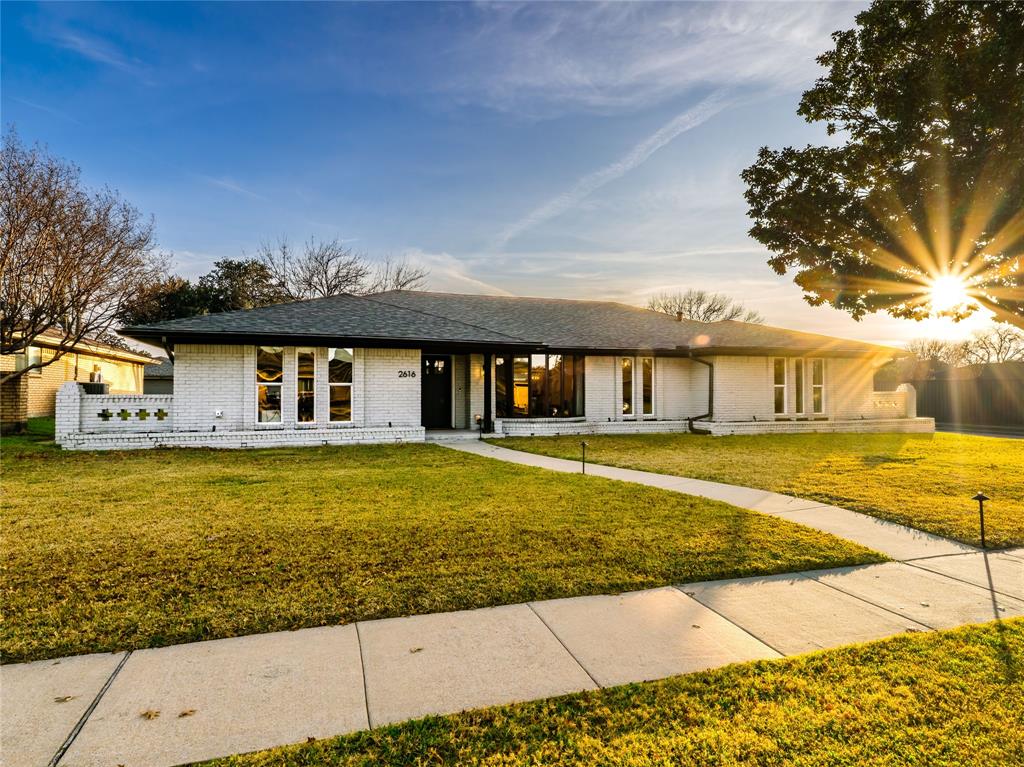 2616 Grandview Drive