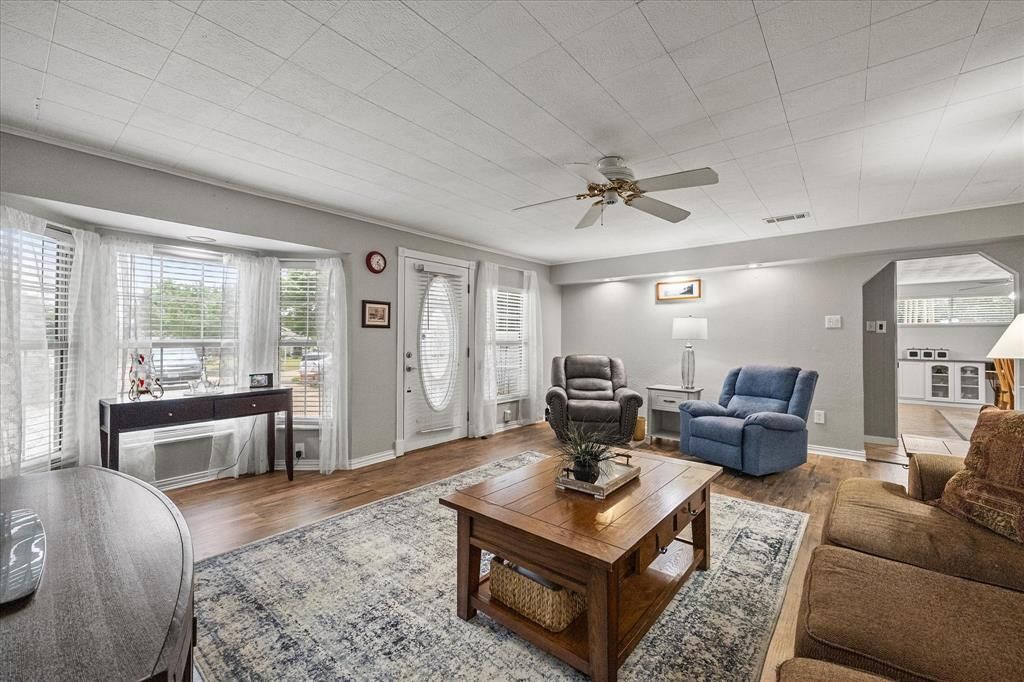 Photo of 3411 Kenwood Way, Garland, TX 75041 (MLS # 21267118)