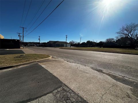 Tiny photo for 118 W College Street, Mesquite, TX 75149 (MLS # 20788849)