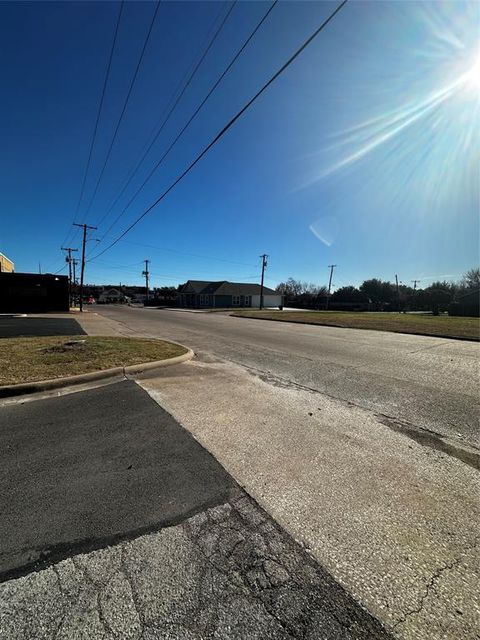 Tiny photo for 118 W College Street, Mesquite, TX 75149 (MLS # 20788849)