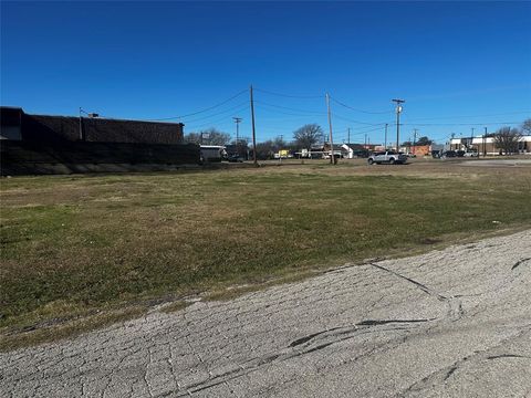Tiny photo for 118 W College Street, Mesquite, TX 75149 (MLS # 20788849)
