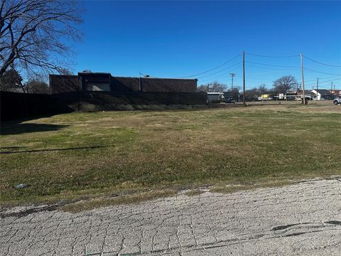 Tiny photo for 118 W College Street, Mesquite, TX 75149 (MLS # 20788849)