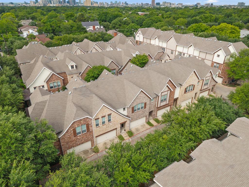 Stratford At Lakewood - Residential