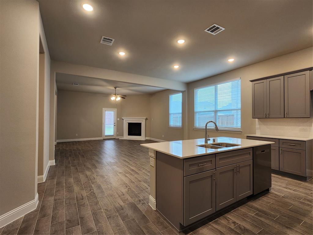 724 Fencerow Trail