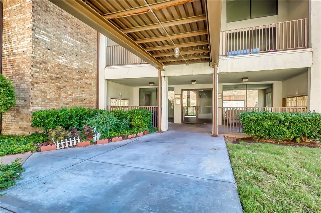 View Dallas, TX 75243 condo