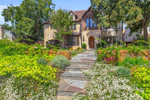 Photo of 6743 Gaston Avenue, Dallas, TX 75214 (MLS # 21307643)
