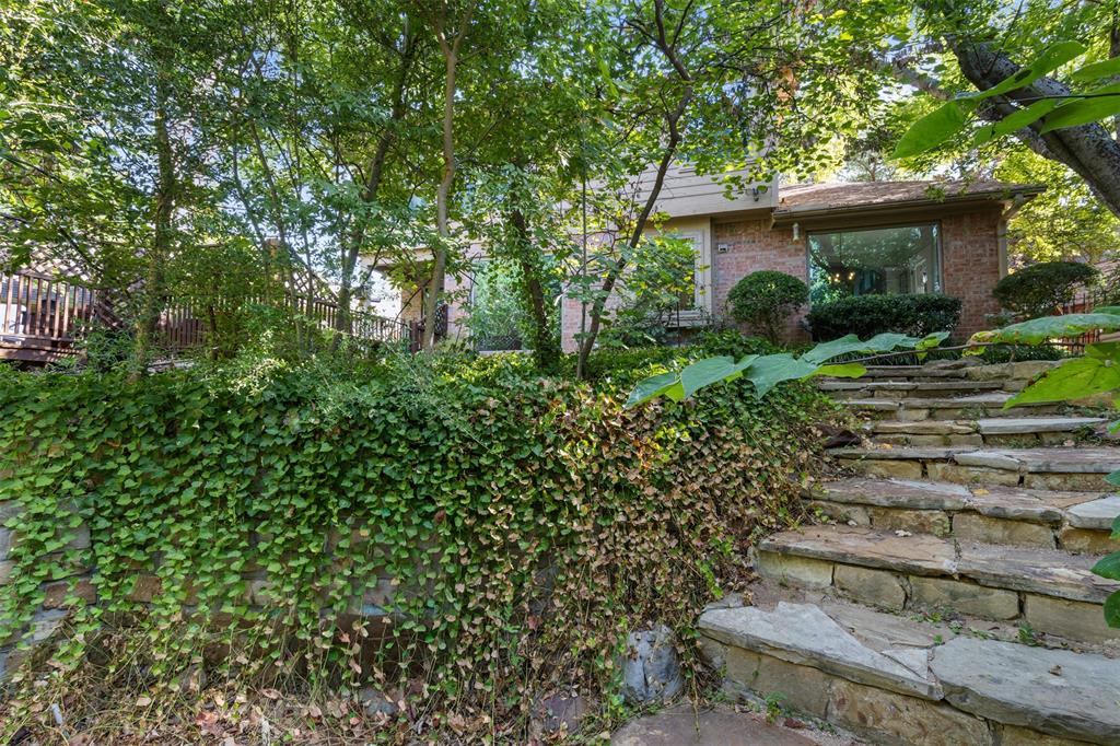 2904 Meadow Glen Drive