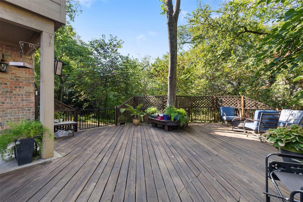 2904 Meadow Glen Drive
