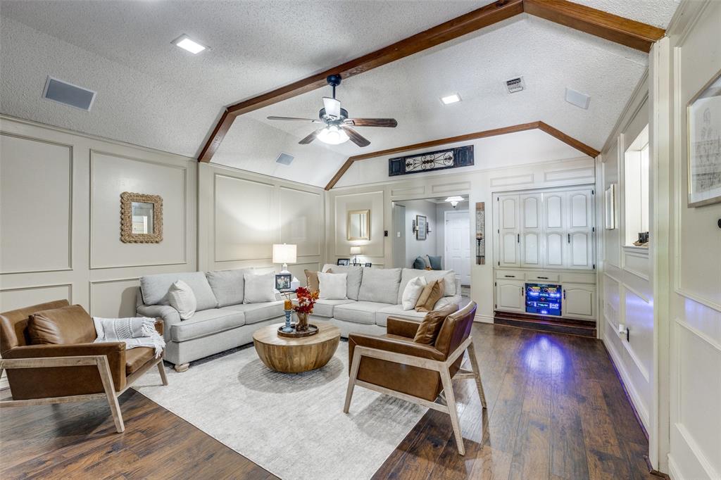 4613 Hillside Drive