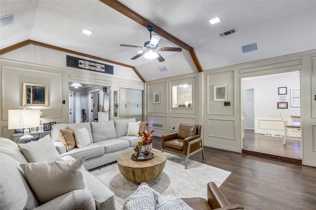 4613 Hillside Drive