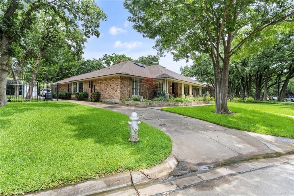 4915 Cross Creek Court