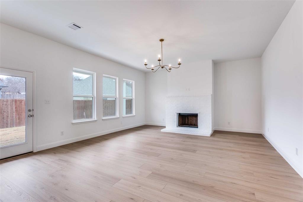 609 E Thoroughbred