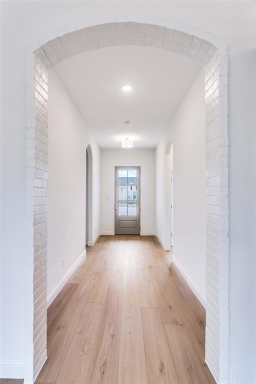 609 E Thoroughbred