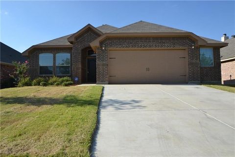 Photo of 804 Willow Wood Drive, Saginaw, TX 76179 (MLS # 21308341)