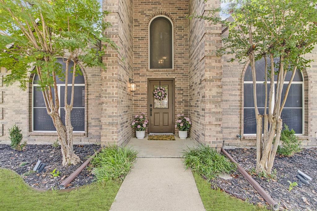 2039 Camelot Drive
