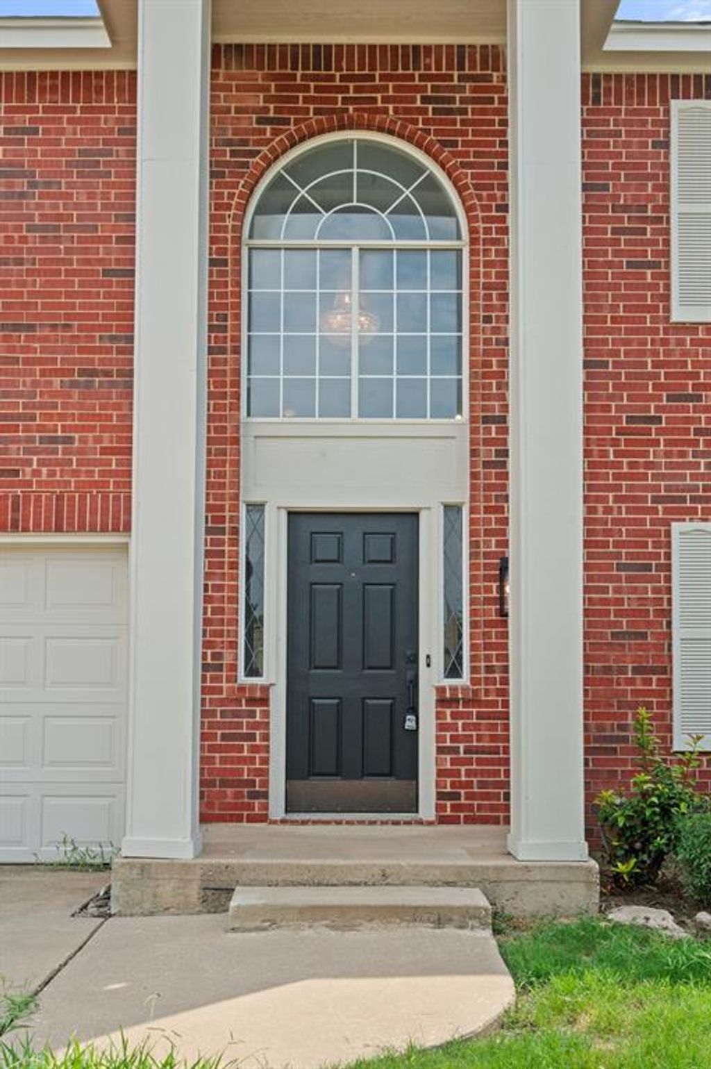 Photo of 8712 Limestone Drive, Fort Worth, TX 76244 (MLS # 21208799)