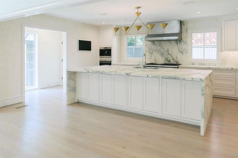 Tiny photo for 4433 Bordeaux Avenue, Highland Park, TX 75205 (MLS # 21319396)