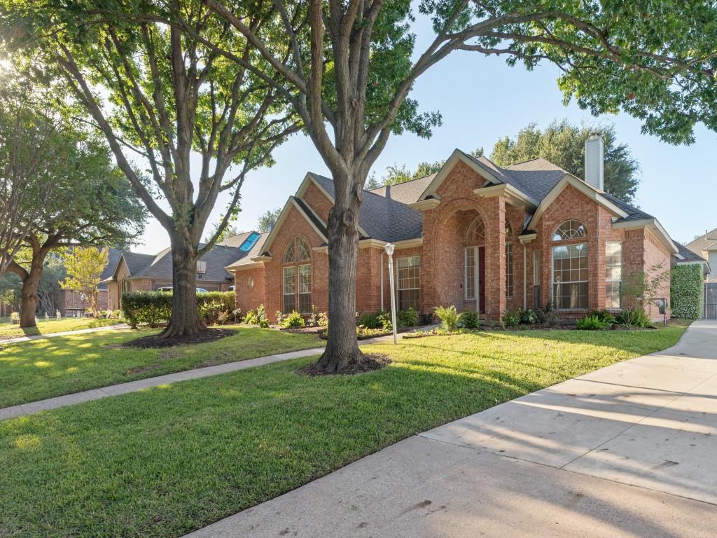 2817 Mayfair Lane