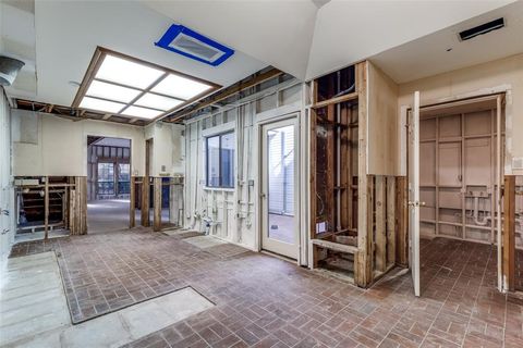 Tiny photo for 4358 Westside Drive, Highland Park, TX 75209 (MLS # 21051468)