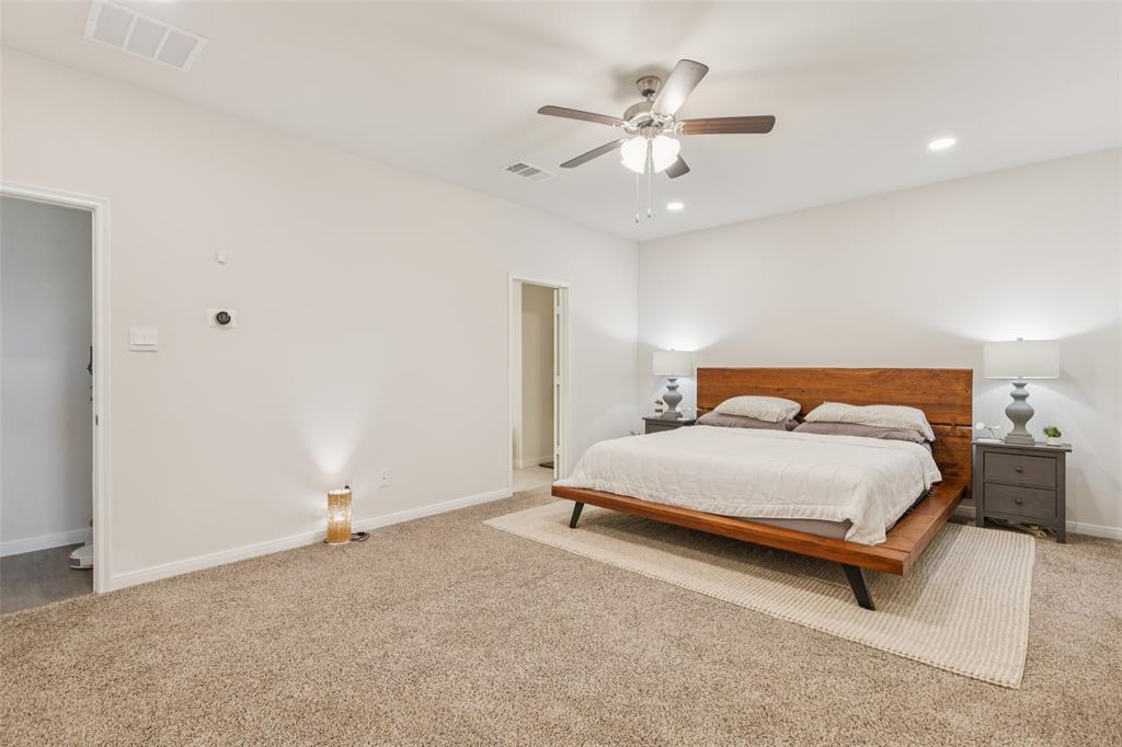 Valencia On The Lake - Residential