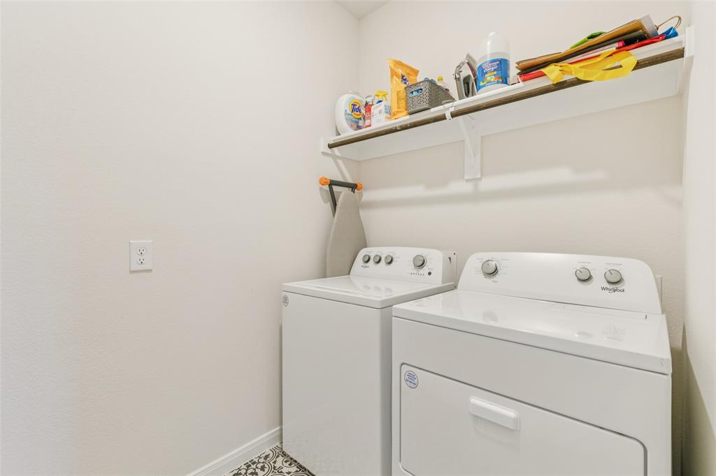 Valencia On The Lake - Residential